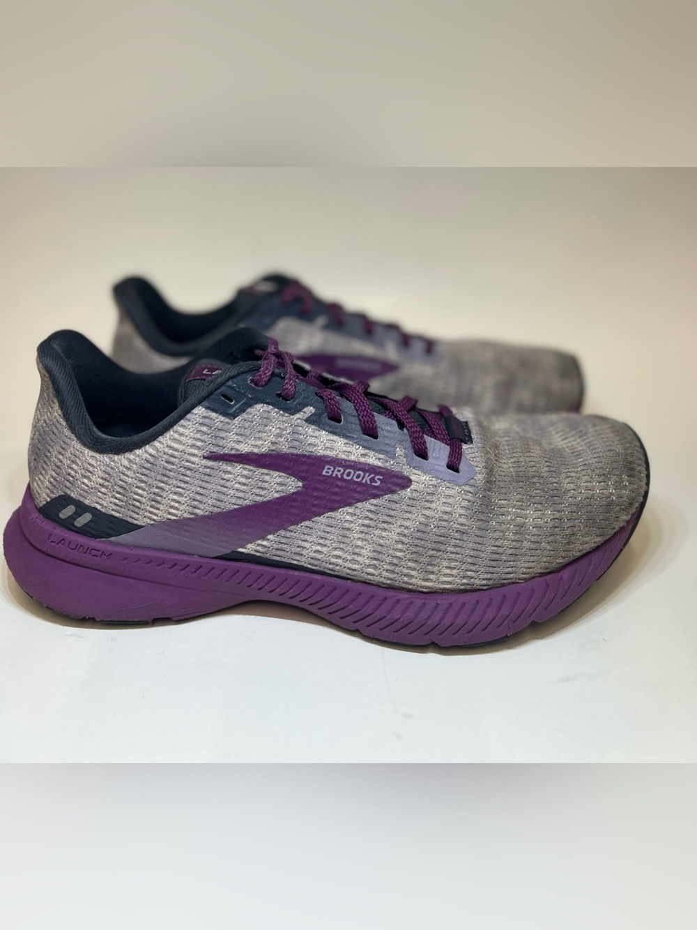 Brooks Launch 8 Women’s Gray and Purple Running Shoes